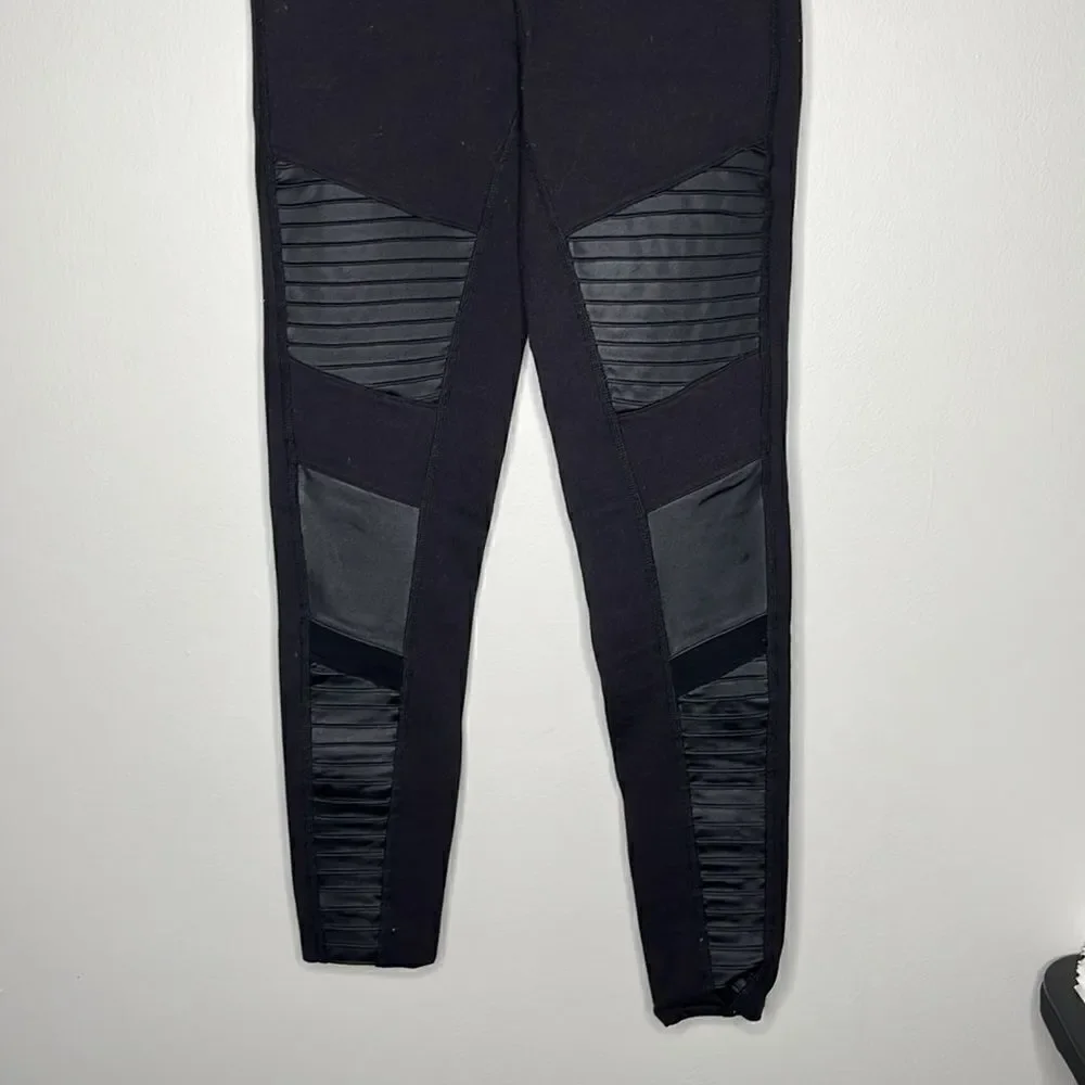 Alo Women’s Size Small Black Leggings - Picture 4 of 4
